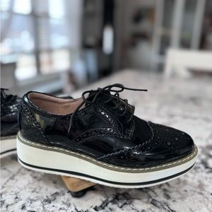 DADAWEN Women's Platform Lace-Up Wingtips Oxfords